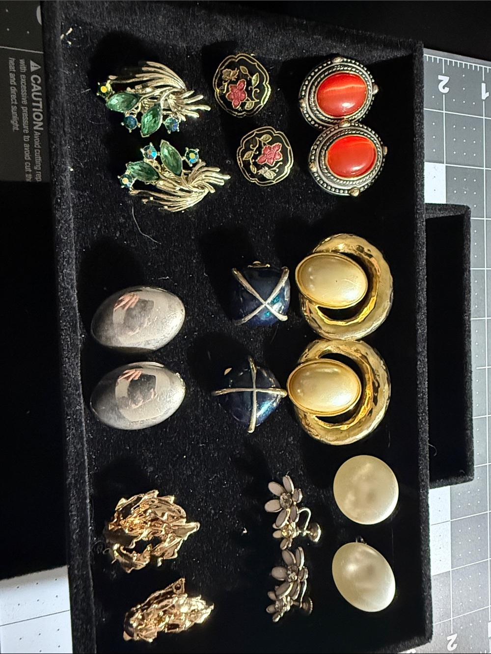 Clip on/Screw back earrings (9 pairs)